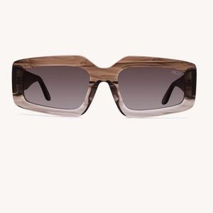 DEZI Read The Room NWT & Box Sunglasses